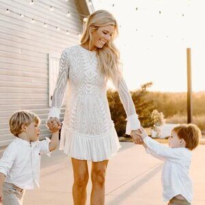 VICI Saints + Secrets nude and off white long sleeved dress Medium New